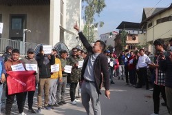 एनसेलको सेयर खरिद बिक्रीविरुद्ध अनेरास्ववियुको विरोध प्रदर्शन