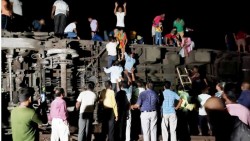 भारतमा रेल दुर्घटनामा ज्यान गुमाउनेकाे सङ्ख्या २ सय ३३ पुग्याे